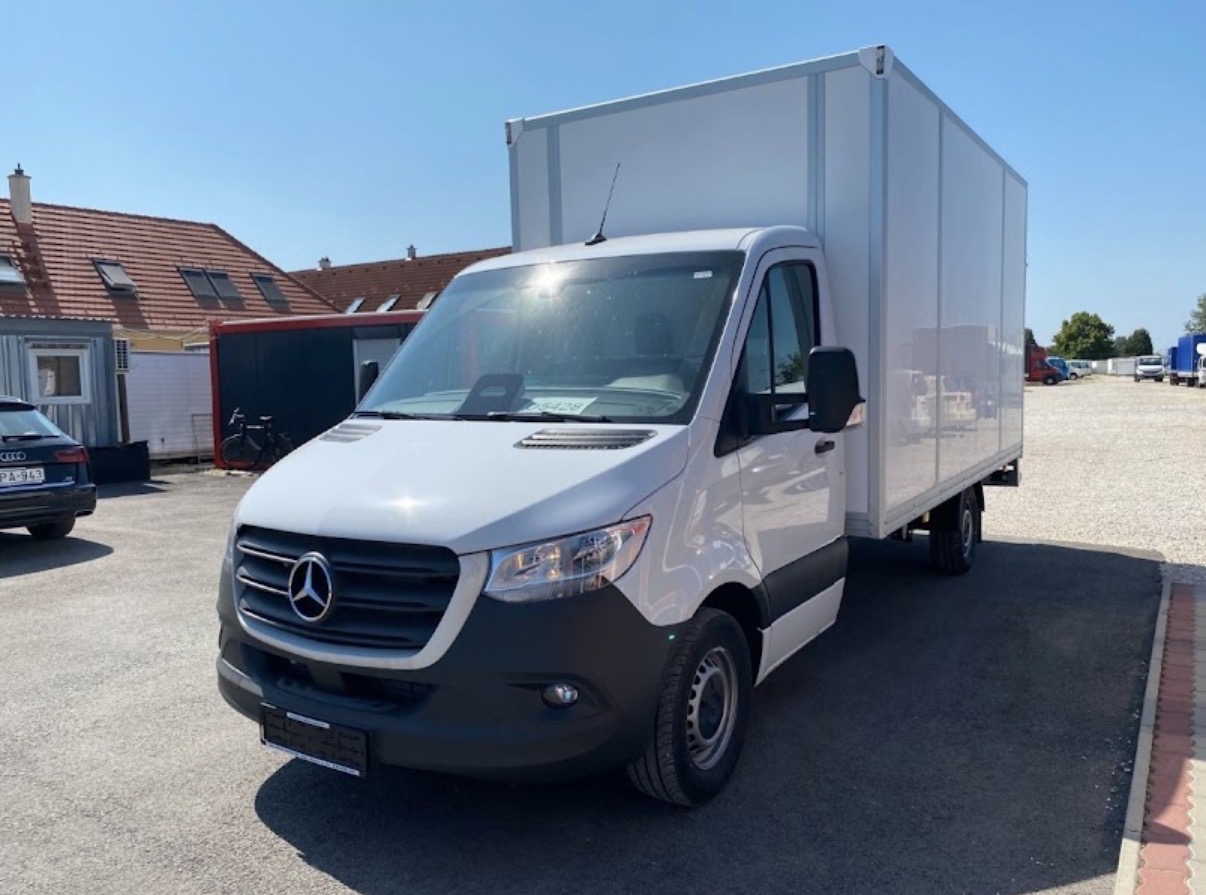 Mercedes Sprinter Koffer-Lkw von AS Transporte